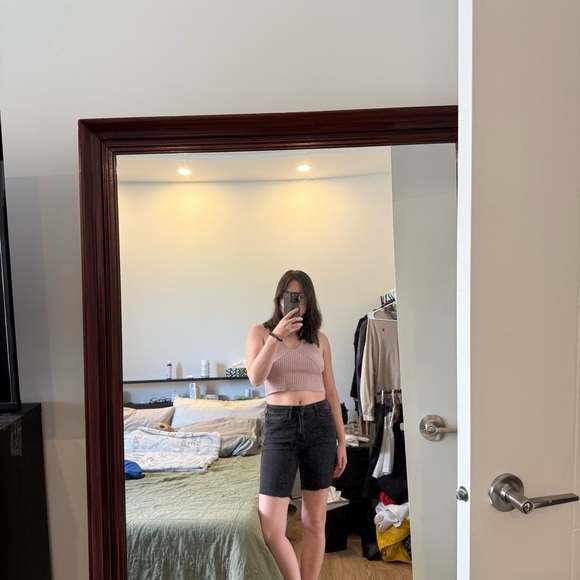 Hollister | women's W25'' dark grey high waisted skinny shorts enbroidery - Picture 7 of 7